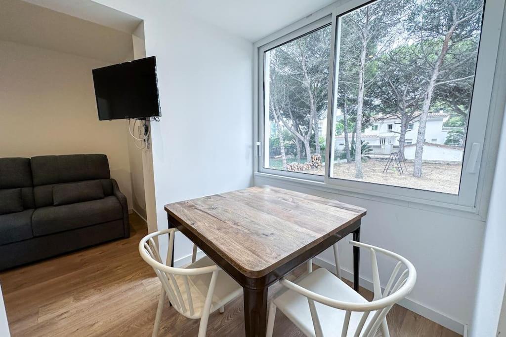 Can Romy Appartement T2D - A 80M De La Plage De Cala Montgo Ля Эскала Экстерьер фото