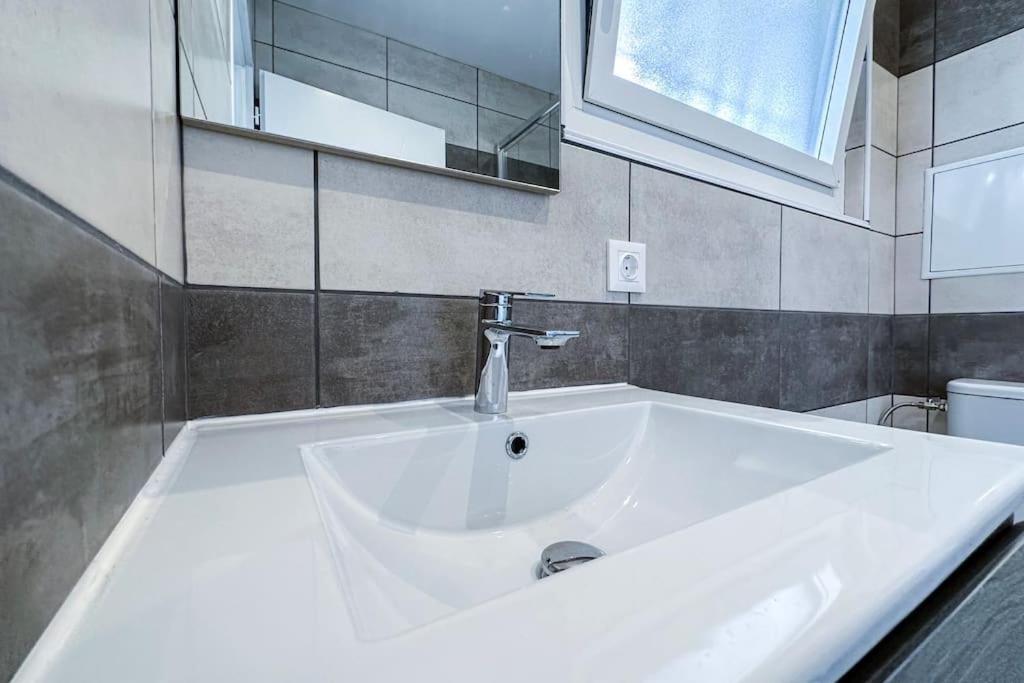 Can Romy Appartement T2D - A 80M De La Plage De Cala Montgo Ля Эскала Экстерьер фото